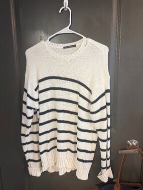 Brandy Melville Sweater